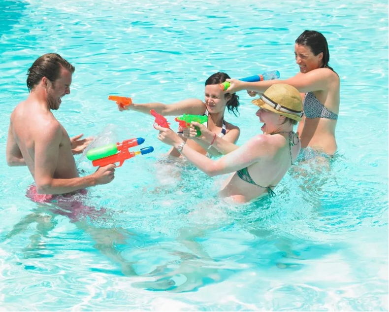 室內泳池什么“咖位”？居然用專業定制的除濕機?。。?></div>
								<div   id=